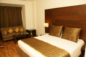Well-furnished Room
