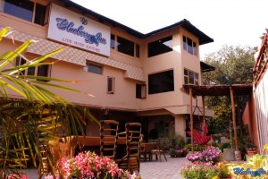 Garden Dining