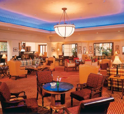 Elegant dining decor