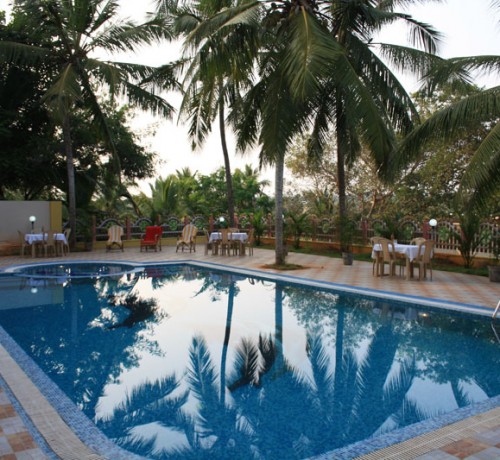 Dining by the Pool Dining by the Pool