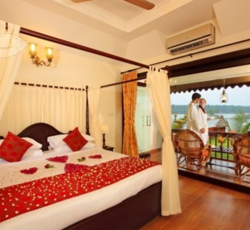 Honeymoon Cottage Room