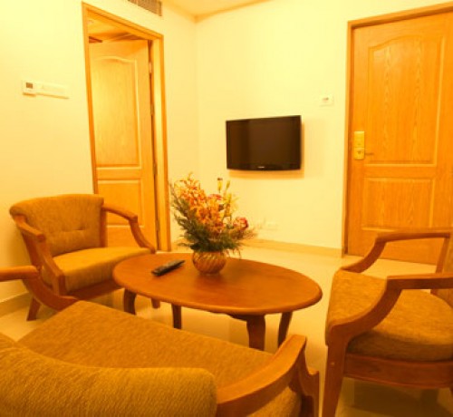 Separate sitting area in suite rooms