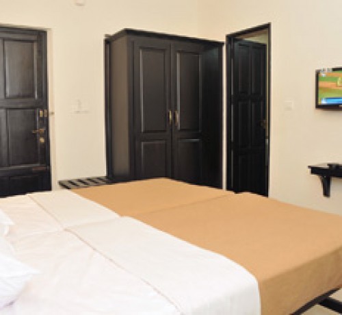 Well furnished room Well furnished room