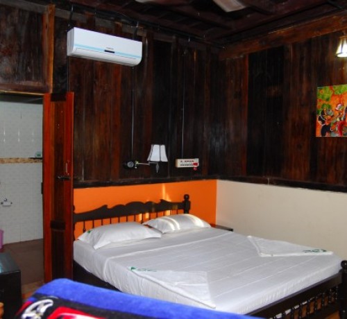 Well furnished bedroom