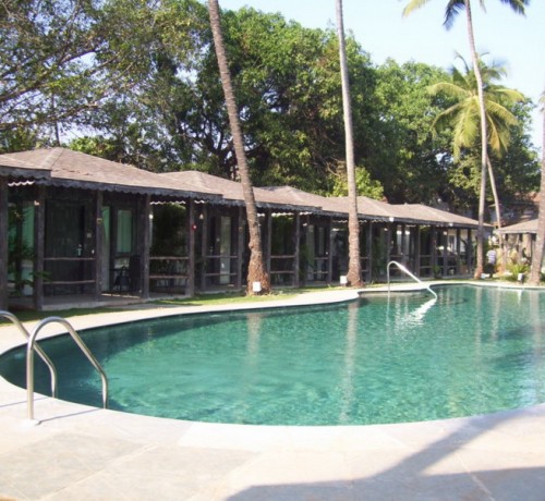 Cottages by the Pool