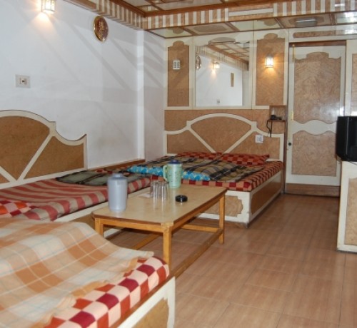 Deluxe family room Deluxe family room