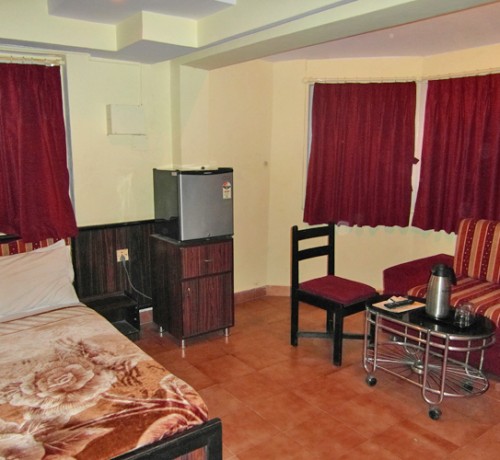 Well-Furnished Room