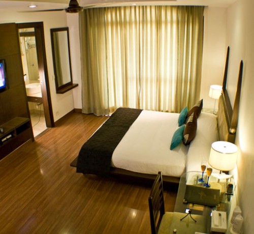 Well-furnished Room