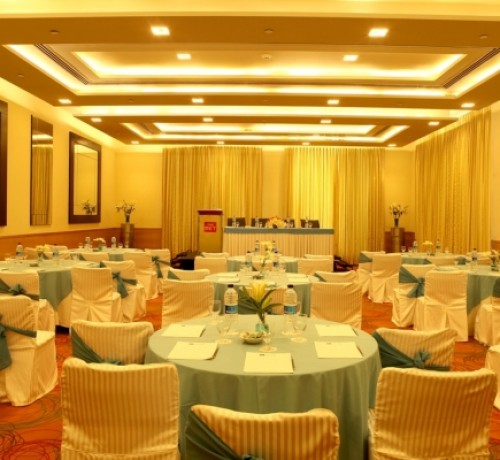 Spacious Banquet Hall Spacious Banquet Hall