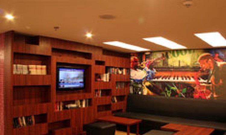 Red fox hotel