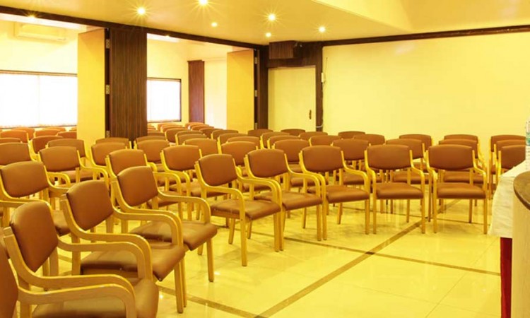 Waman's Hotel Orient Crown