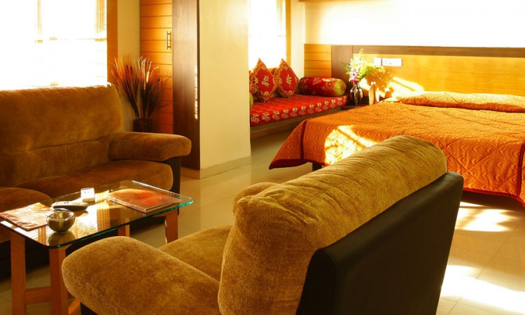 Waman's Hotel Orient Crown