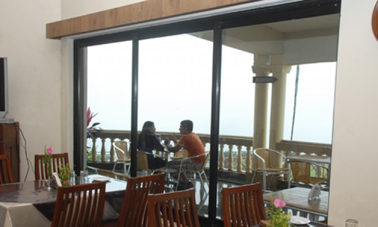 Upper Deck Resort Upper Deck Resort