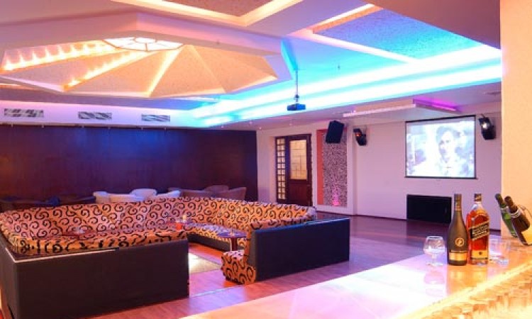 The lounge discothque The lounge discothque