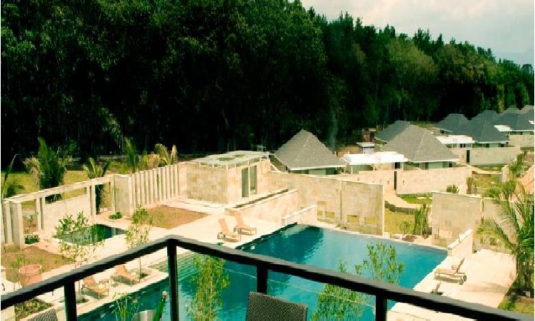 Pool View 3 Pool View 3