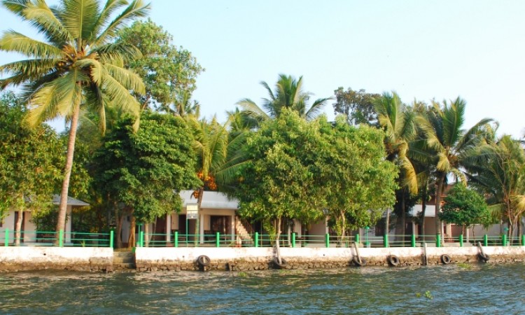 Lakeside Cottages