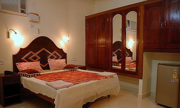 Room Room