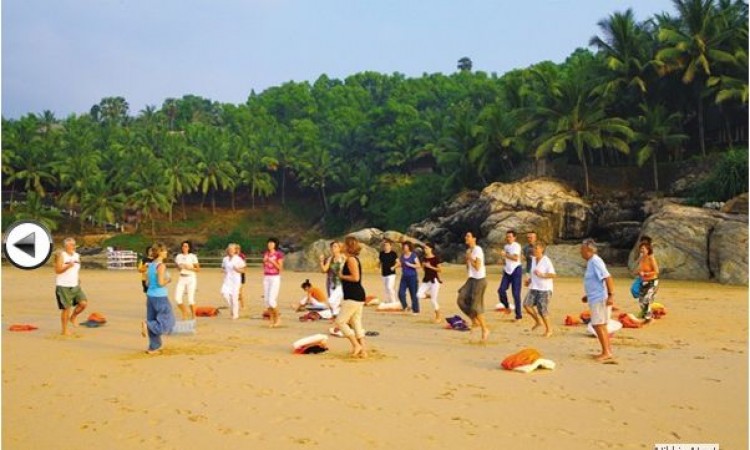 Guests enjoying by the Beach Guests enjoying by the Beach