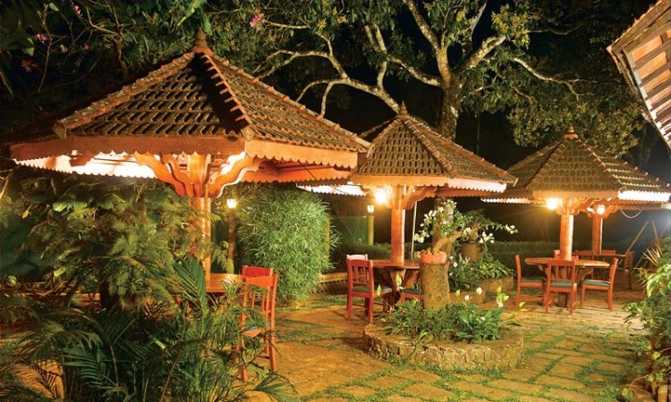 Outdoor Dining Area by Night Outdoor Dining Area by Night