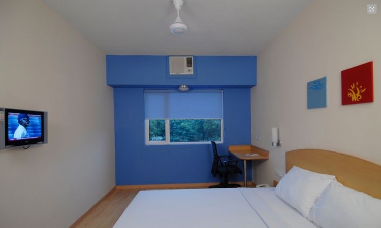 Spacious bedroom Spacious bedroom
