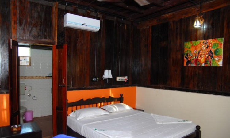 Well furnished bedroom