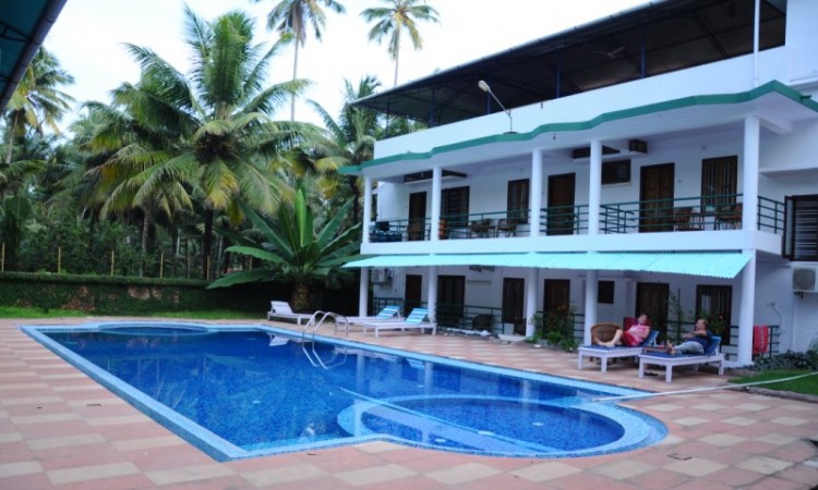 Swimming pool 2