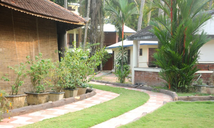Way to the cottages
