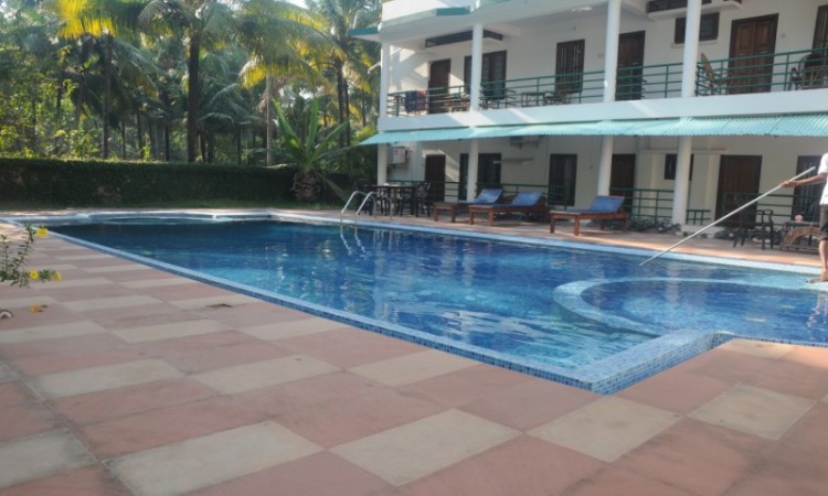 Swimming pool 3