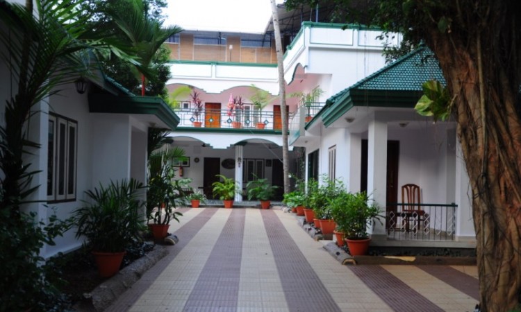 Way to the resort