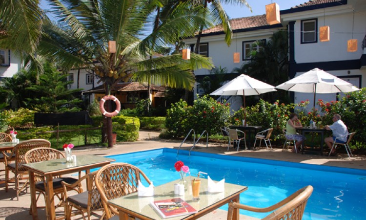 Pool Side Dining Pool Side Dining