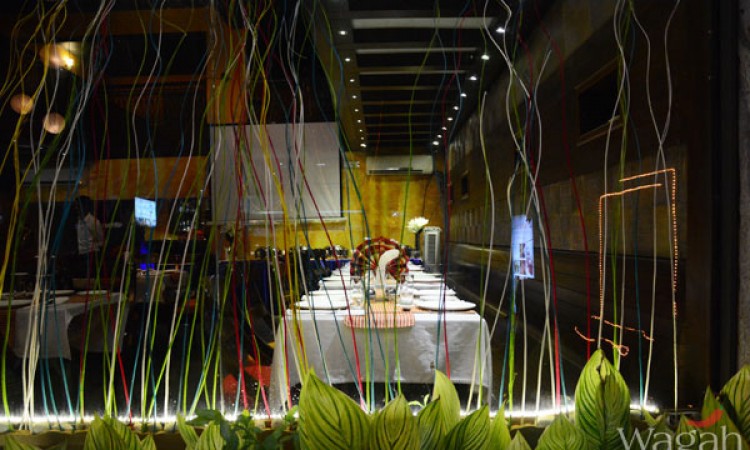 Dining Dining