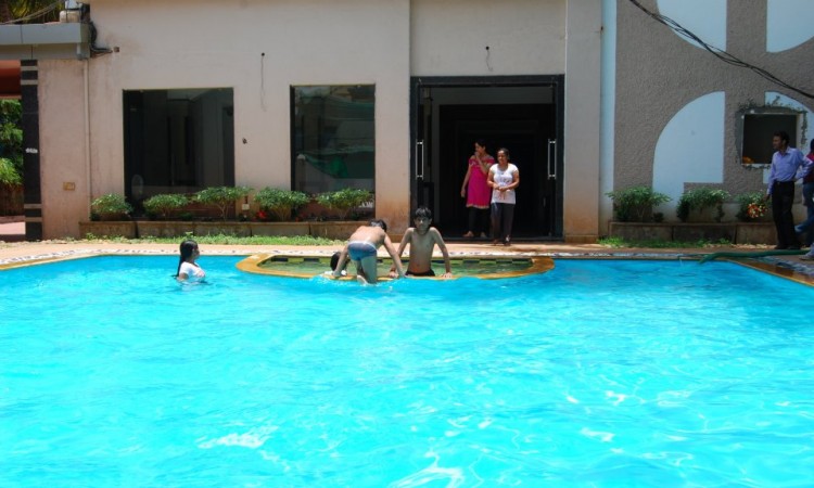 Swimming Pool Swimming Pool