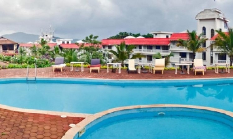 Panoramic view of pool Panoramic view of pool