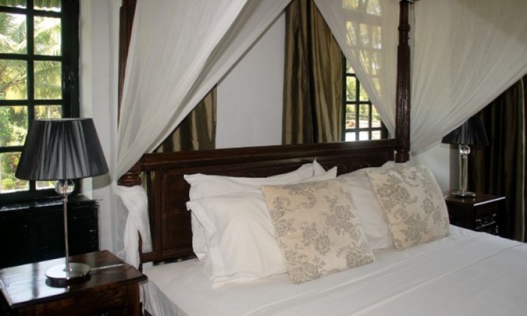 Macasar Luxury bed
