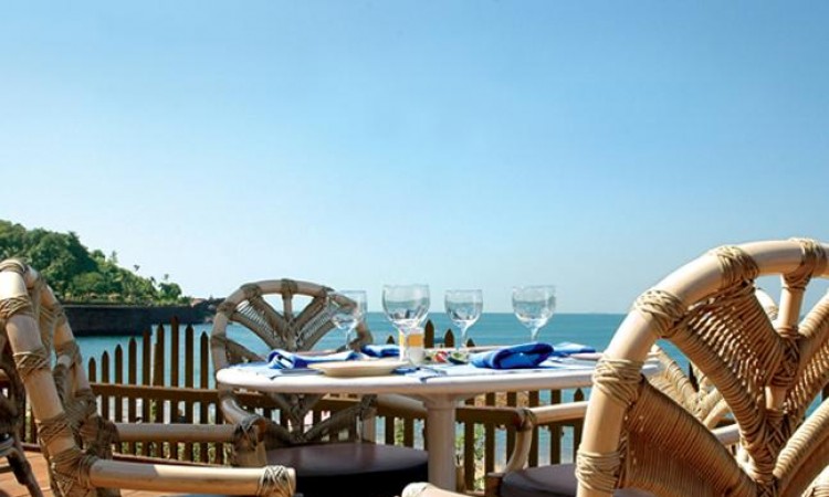 Beachside table Beachside table