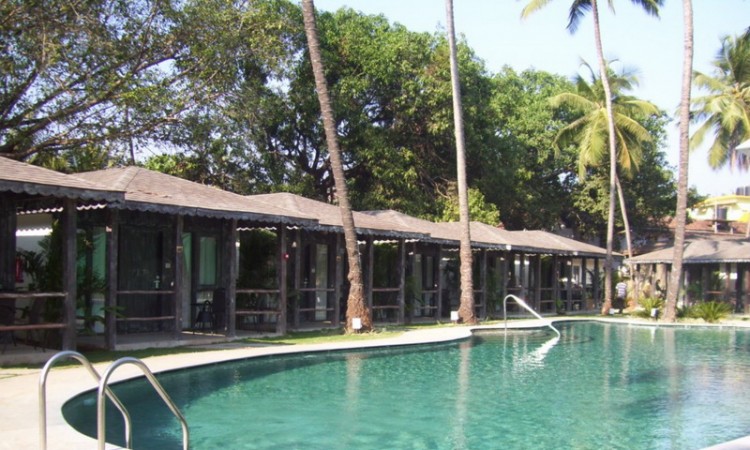 Cottages by the Pool