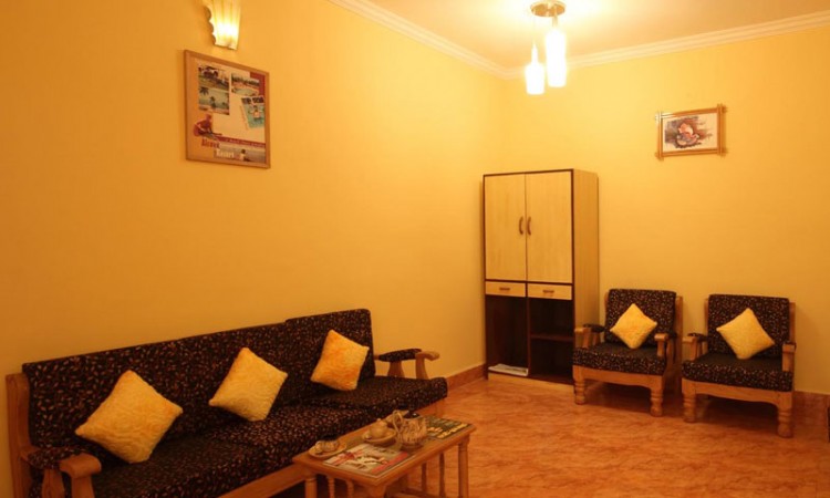 Deluxe-room-hall