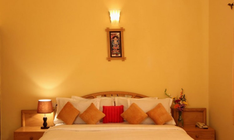 Deluxe-room-bedroom