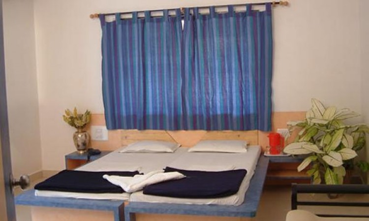 Twin Bed Twin Bed