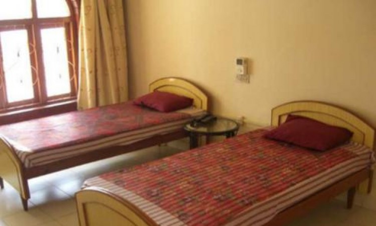 Twin Beds Twin Beds