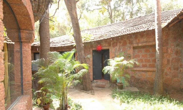 Courtyard Laterite Walls