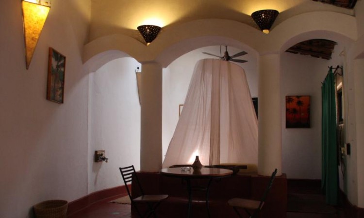 1 Bedroom Cottage Suite:Lights