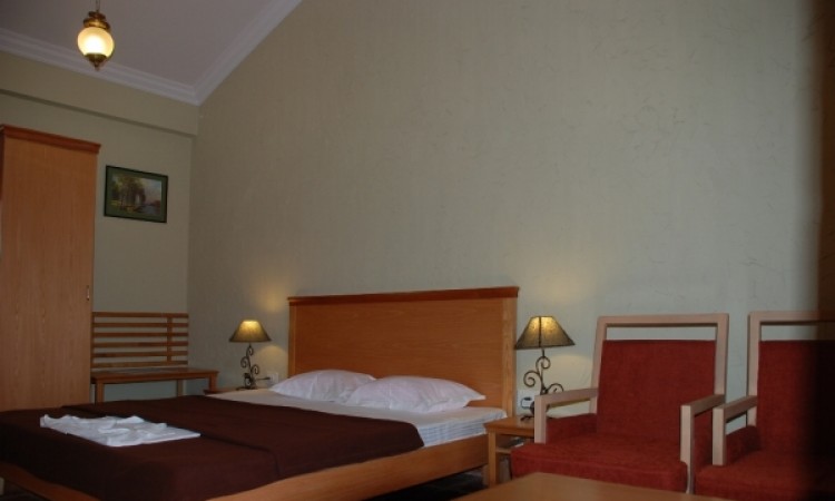 Well furnished rooms