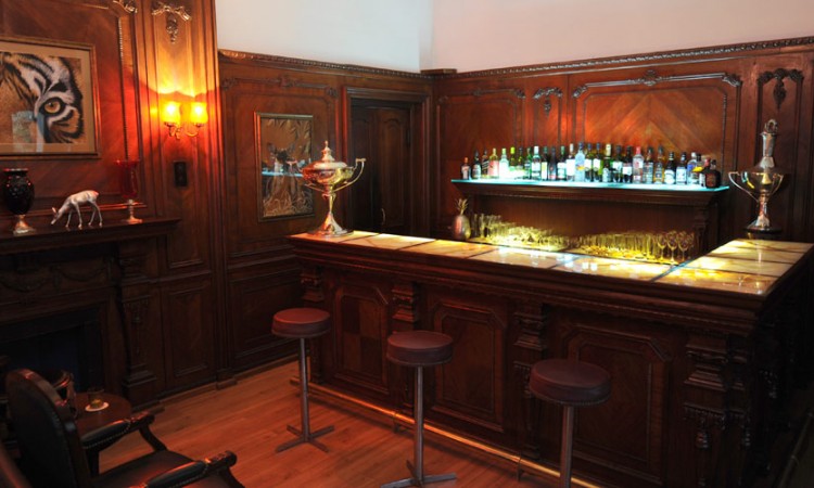 Bar Bar