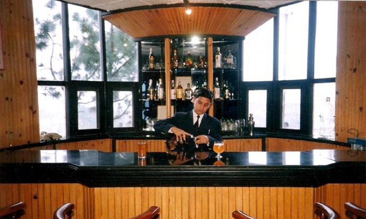 Bar Bar