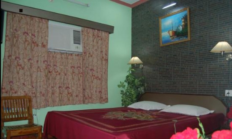 Deluxe Bedroom Deluxe Bedroom