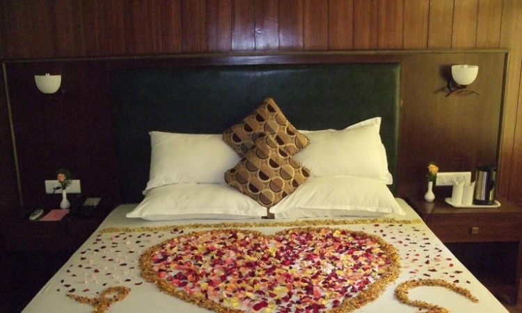 Honeymoon Suite