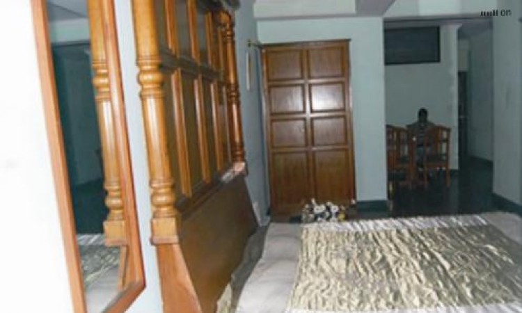 Deluxe Bedroom Deluxe Bedroom