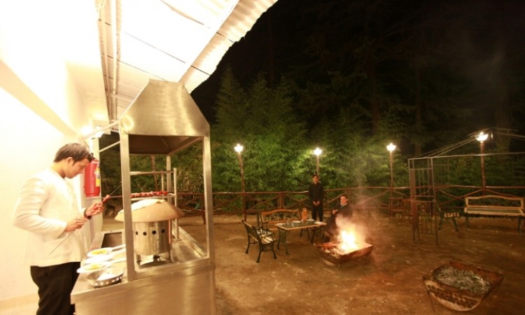 Live Snacks with Bonefire Live Snacks with Bonefire