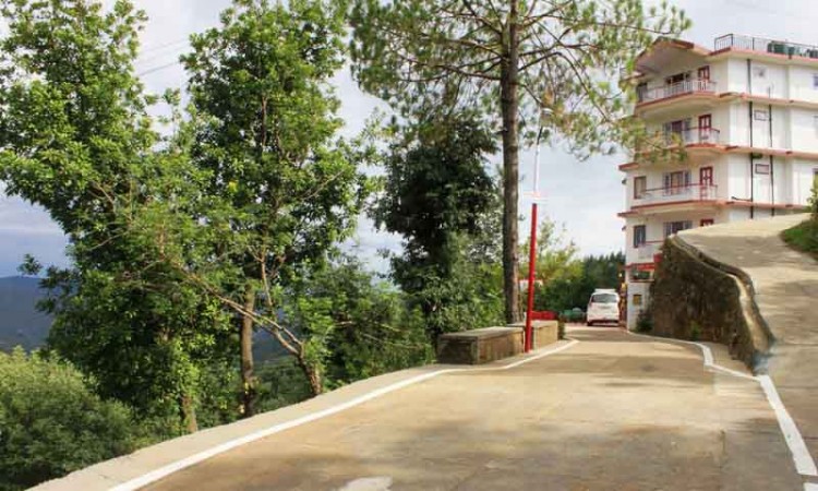 Sunrise Villa Drive in with parking Sunrise Villa Drive in with parking